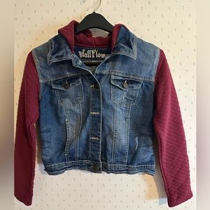 Cropped jean jacket with quilted maroon sleeves